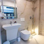 Hotel The Bubbles - Jacuzzi Tirana