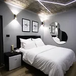 The Bubbles - Jacuzzi Hotel Tirana