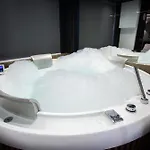 The Bubbles - Jacuzzi 3*