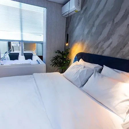 The Bubbles - Jacuzzi 3*