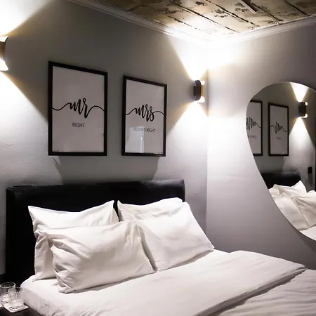 The Bubbles - Jacuzzi 호텔 티라나