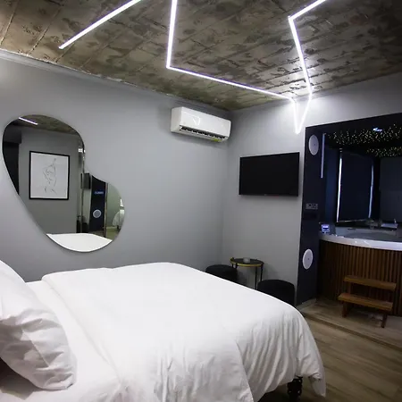 The Bubbles - Jacuzzi 3*