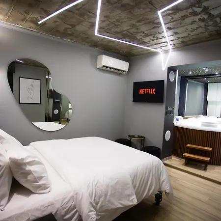 The Bubbles - Jacuzzi Tirana