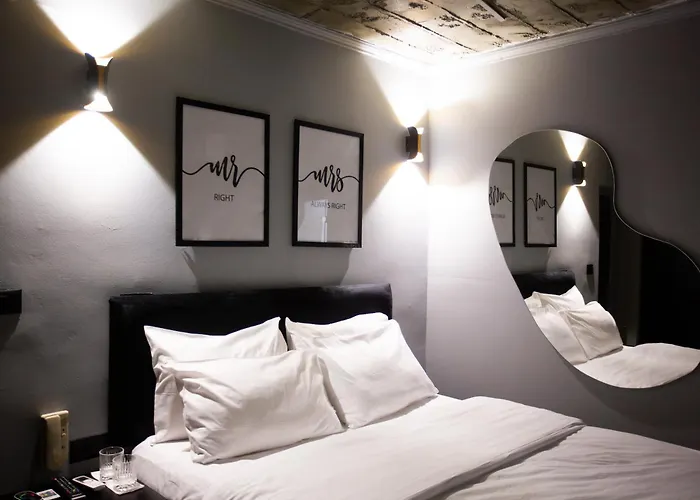 The Bubbles - Jacuzzi Hotel Tirana