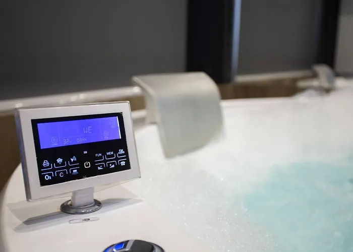 The Bubbles - Jacuzzi 호텔 3*