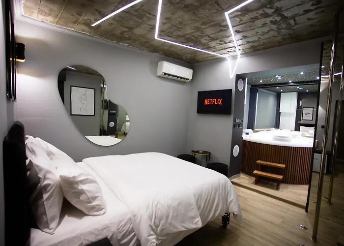 The Bubbles - Jacuzzi 티라나