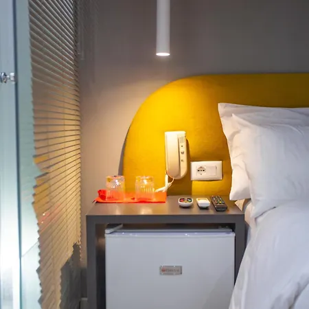 호텔 The Bubbles - Jacuzzi 티라나