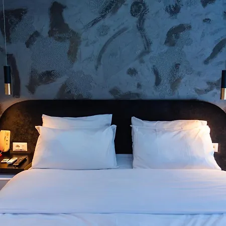 The Bubbles - Jacuzzi 호텔 티라나