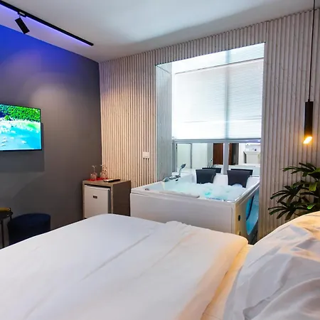 The Bubbles - Jacuzzi 티라나