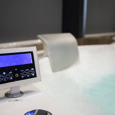 The Bubbles - Jacuzzi 호텔 3*
