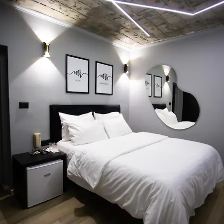 The Bubbles - Jacuzzi 호텔 티라나