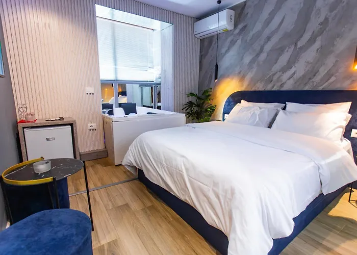 The Bubbles - Jacuzzi 3* טיראנה