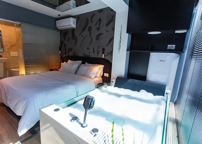 The Bubbles - Jacuzzi מלון